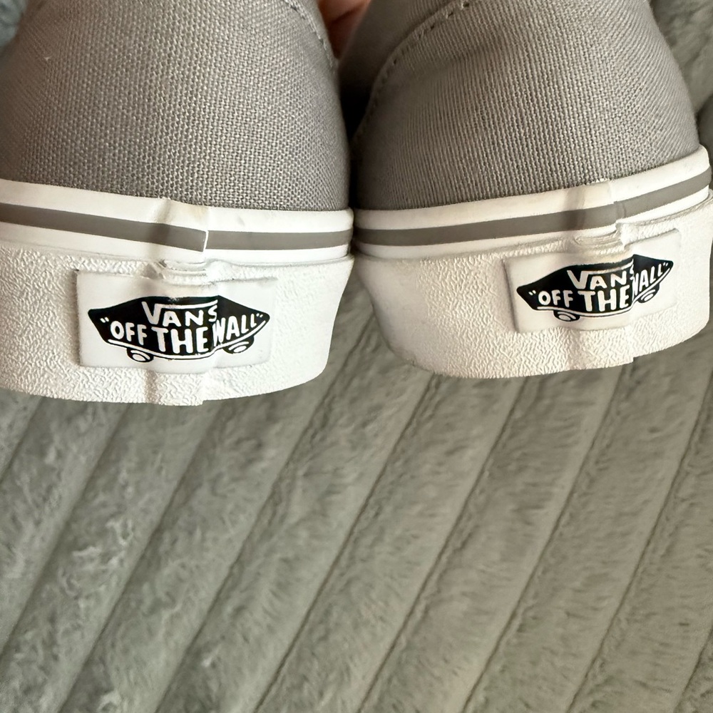 NWOT Vans Gray Casual Slip-On Sneakers Mens 6.5 Women's 8 - Picture 4 of 5